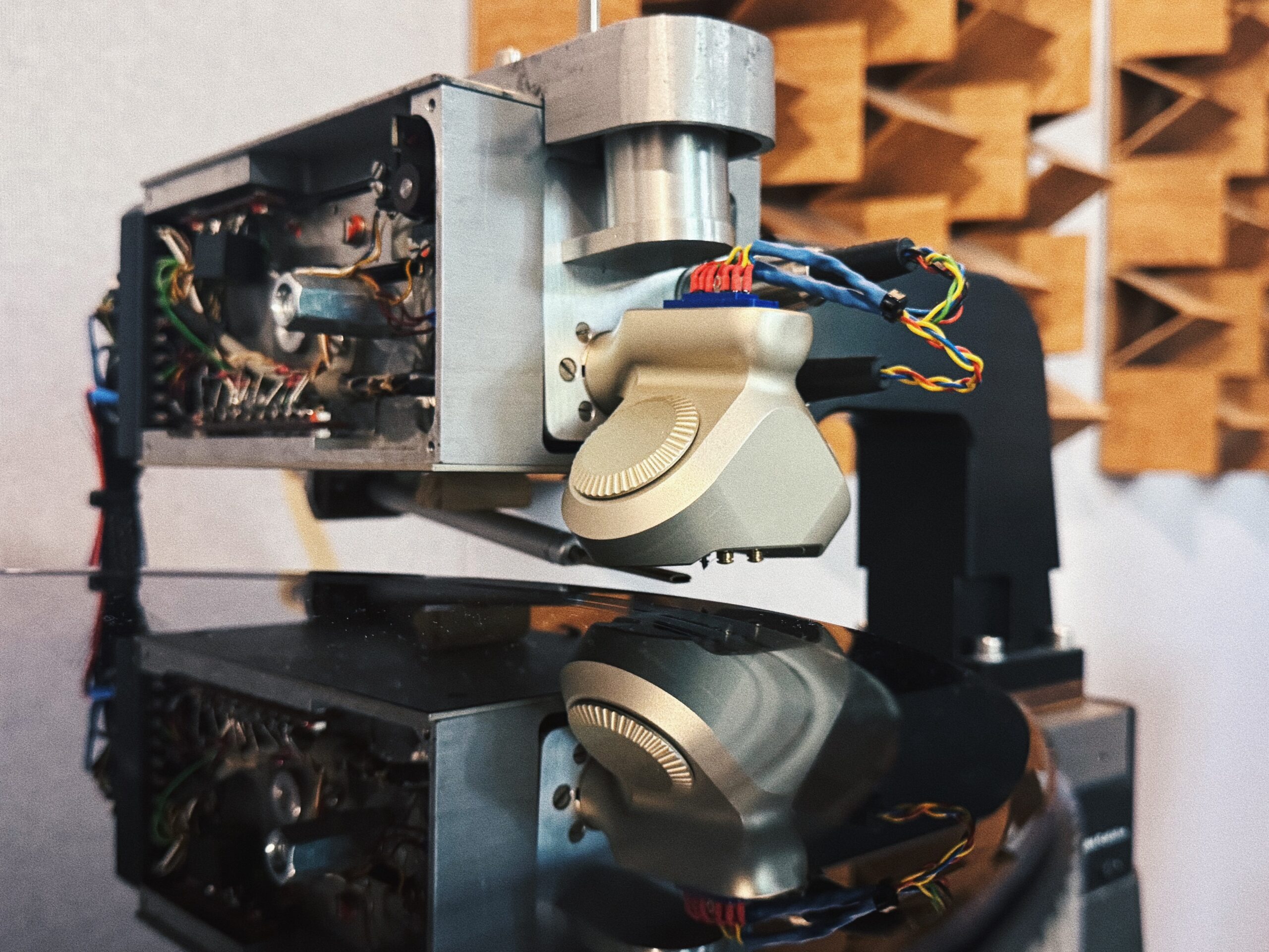 A master lacquer being cut on a Flokason lathe at Analogcut